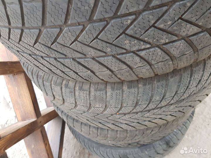 Bridgestone Blizzak LM-005 255/55 R18 109V