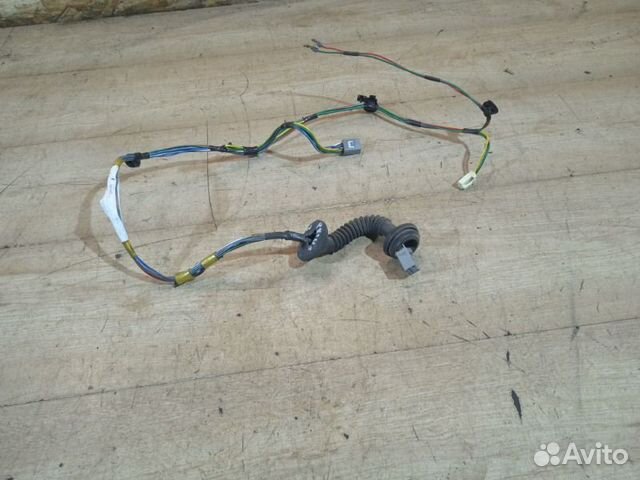 Проводка (коса) дверная задняя левая Toyota Prius