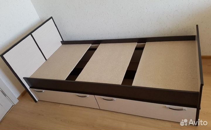 Кровать с ящиками