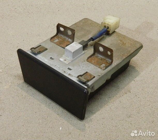 Пепельница Nissan Maxima J30