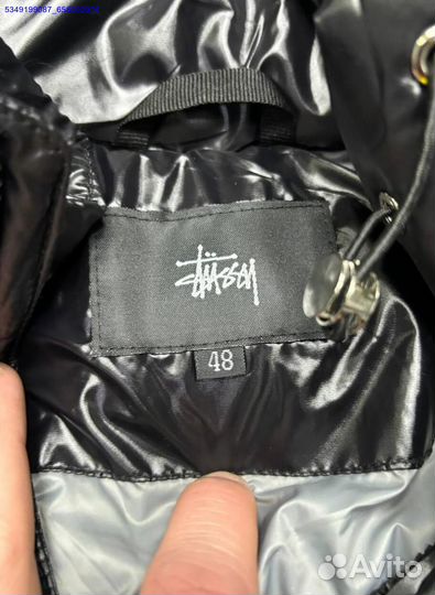 Зимний пуховик Stussy с глянцевым эффектом