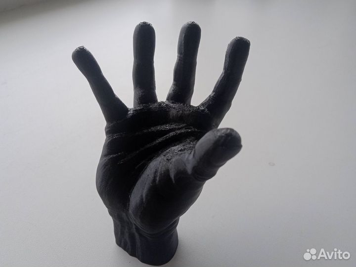 Игрушка вещь из сериала уэнсдей