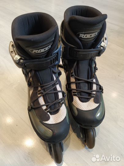 Роликовые коньки