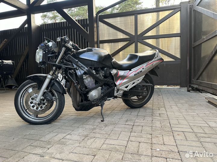 Suzuki gsx 750F Katana