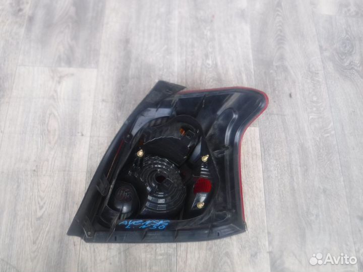 Фонарь левый №50 Toyota Avensis 2 лифтбек 2006