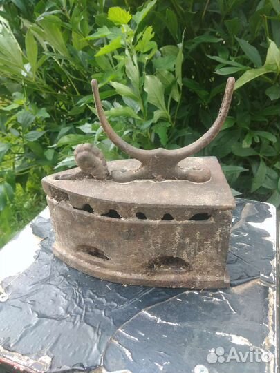 Утюг старинный