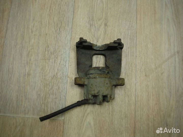 Суппорт тормозной передний ford Focus 1 2002