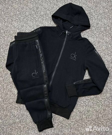 Мужчкой спортивный костюм Calvin Klein