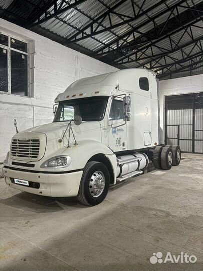 Freightliner Columbia, 2004