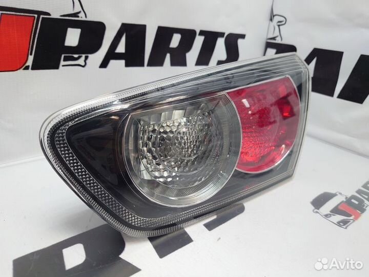 Фонарь задний Mitsubishi Lancer