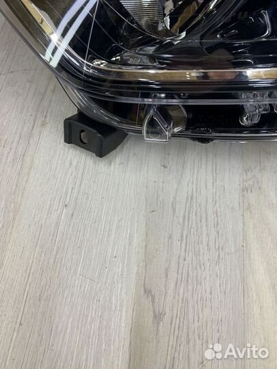 Фара Renault kaptur Лев