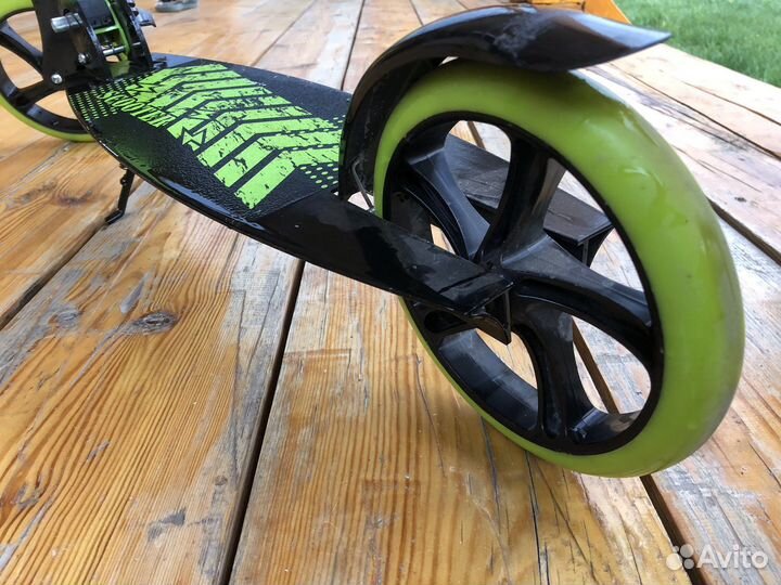 Два одинаковых самоката