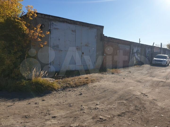 Гараж, > 30 м²