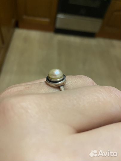 Серебряное кольцо с жемчугом