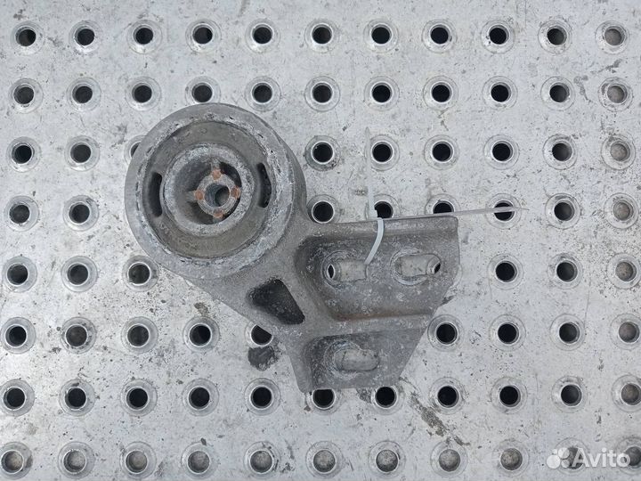 Кронштейн (крепление) радиатора левый Scania R