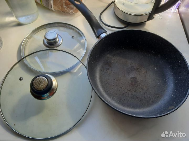 Сковорода 26 и стеклянные крышки 20 24