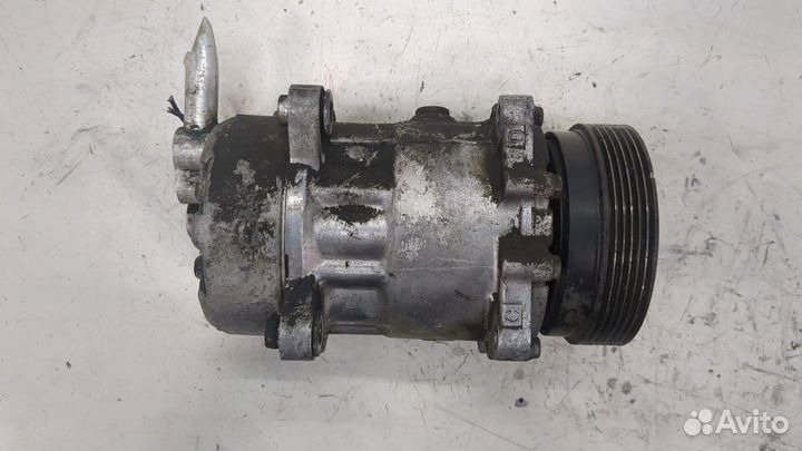 Компрессор кондиционера Volkswagen Golf 4