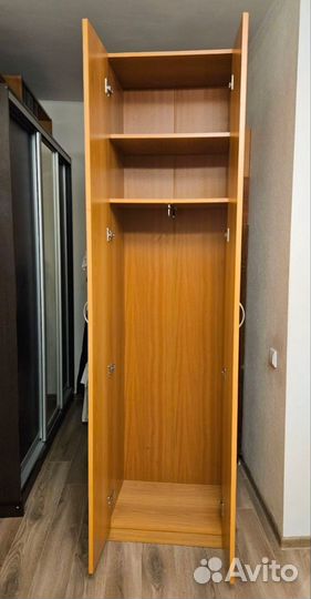 Шкаф распашной двухстворчатый