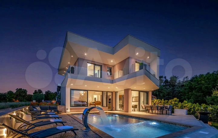 Дом 146 м² на участке 6 сот.