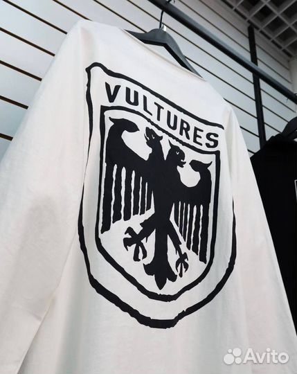 Лонгслив vultures