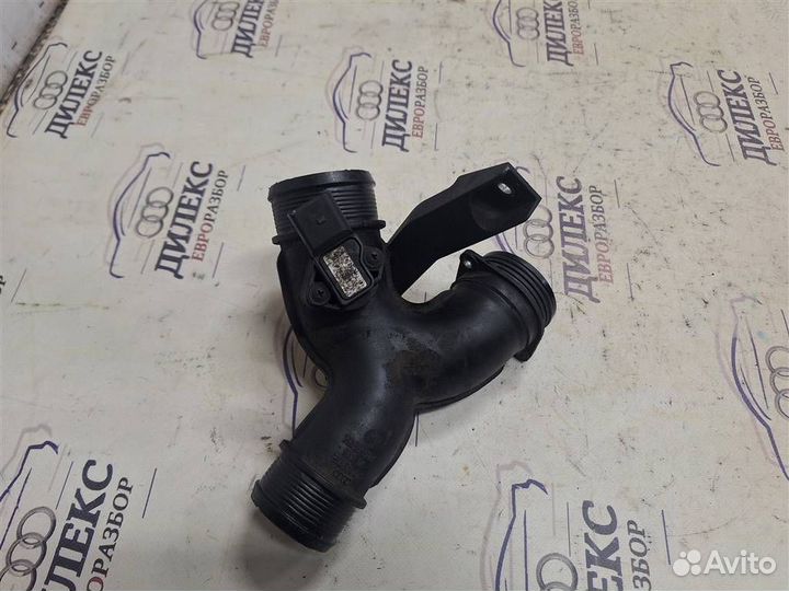 Патрубок интеркулера Audi Q7 2005