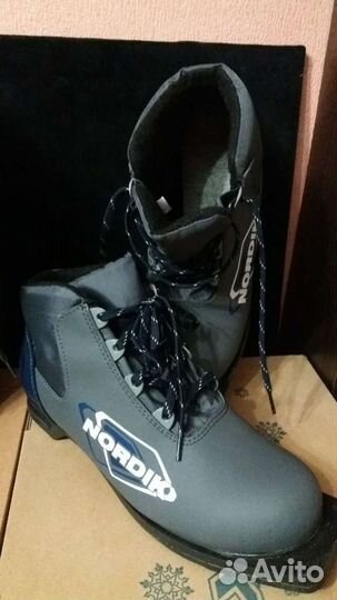 Лыжные ботинки