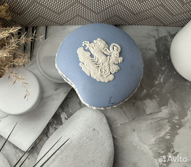 Шкатулка голубой бисквит фарфор Wedgwood