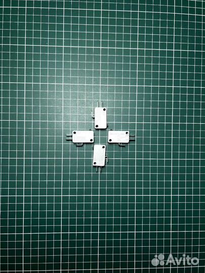 Микропереключатель для свч 3 контактный (концевик)