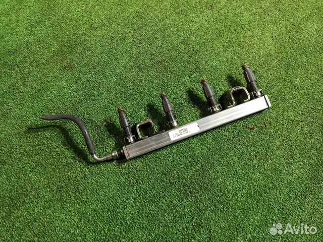 Топливная рампа Ford Focus 2 хэтчбек 2.0 2006