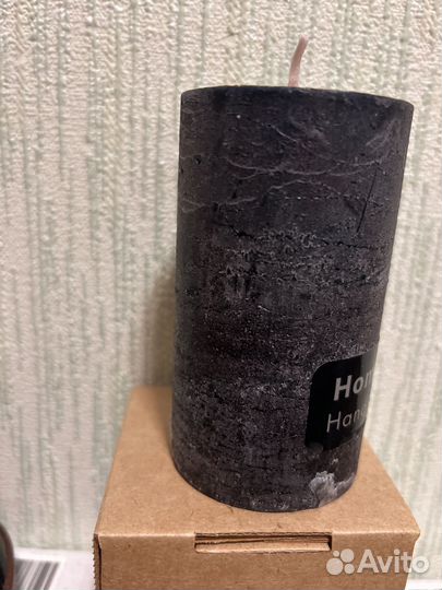 Черная парафиновая свеча 11 см х 6 см рустик