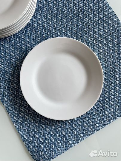 Тарелки - 8 шт