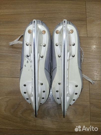 Коньки хоккейные