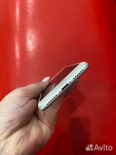 iPhone 7, 32 ГБ