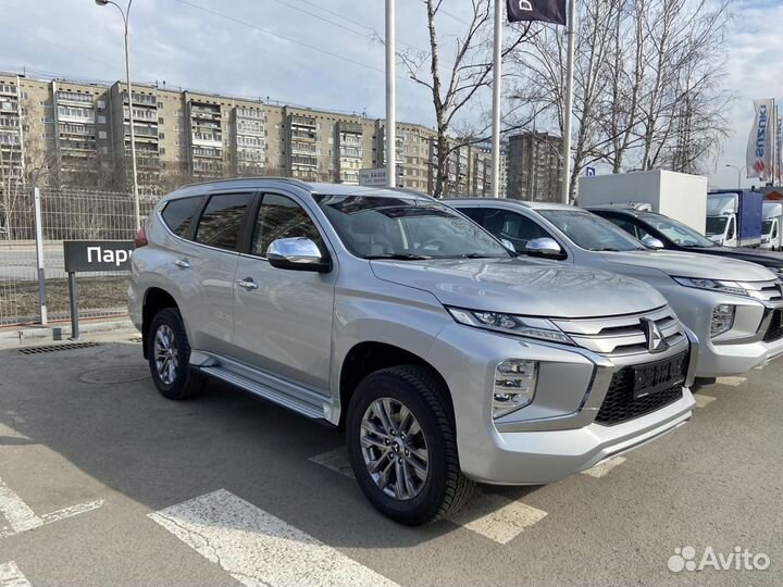 Mitsubishi Pajero Sport 2.4 AT, 2022