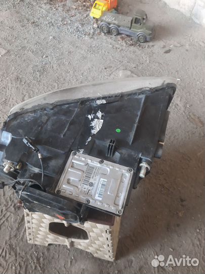 Фара правая на touareg