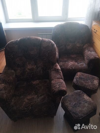 Кресло, пуф, шкаф