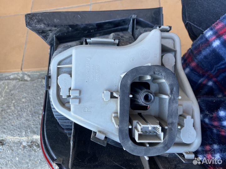 Задний правый фонарь volkswagen polo 5