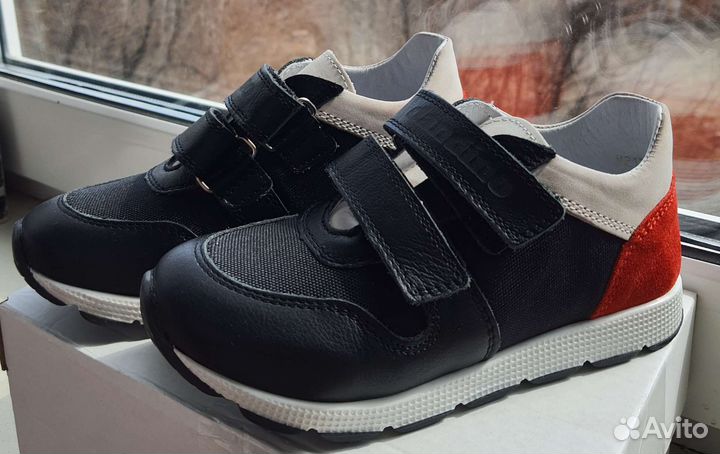 Кроссовки детские 29 размер