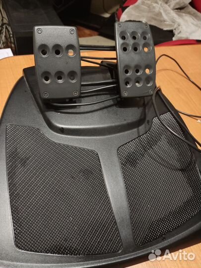 Руль Logitech momo racing