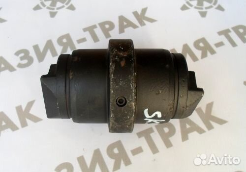 Опорный каток на kobelco SK30