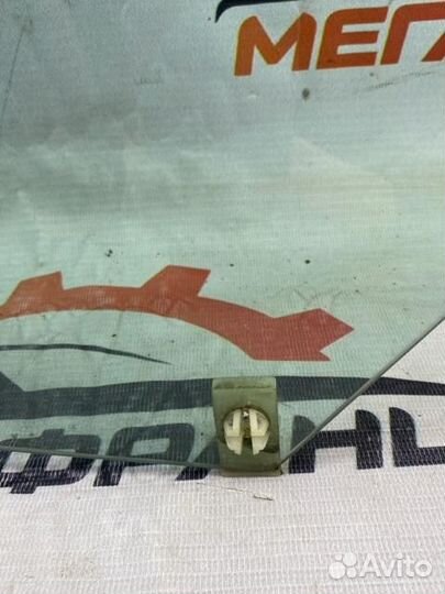 Стекло двери переднее левое Peugeot 307 легковой