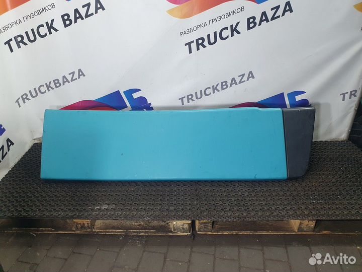 504304733 Спойлер кабины нижний правый