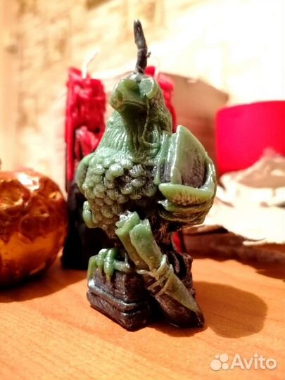 Свеча ворон