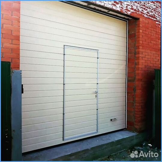 Гаражные секционные ворота DoorHan