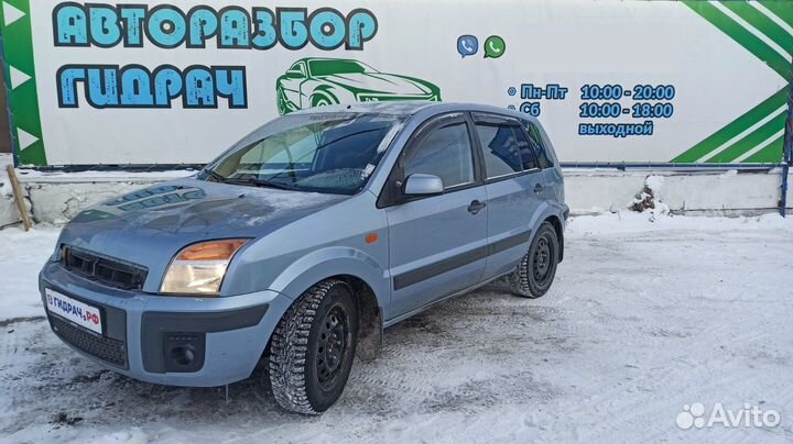 Крышка термостата Ford Fusion 1707050