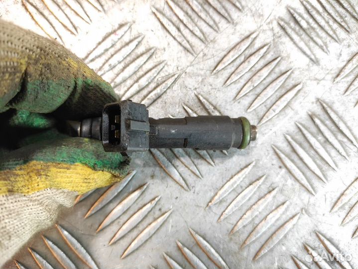 Форсунка двигателя Chevrolet Aveo 2005-2011