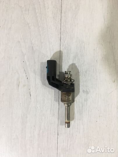 Топливная форсунка volkswagen jetta 6 1.4 DSG седа