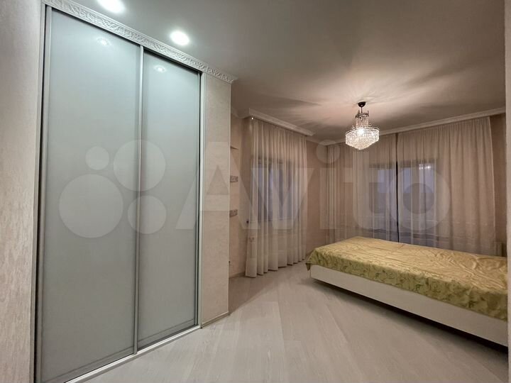 2-к. квартира, 70 м², 12/14 эт.