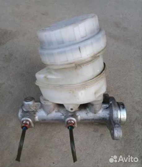 Главный тормозной цилиндр мицубиси л-200