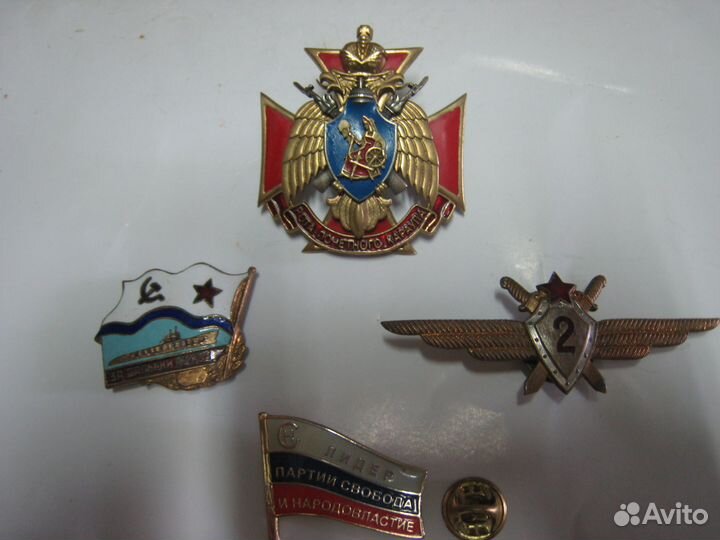 Нагрудные знаки